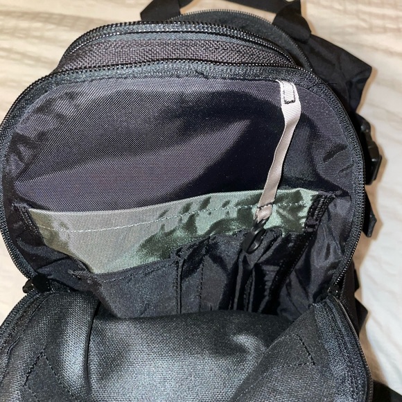 Camelbak Maximum Gear Transformer Black BackPack W/Internal Frame and Rain Cover - Picture 4 of 10